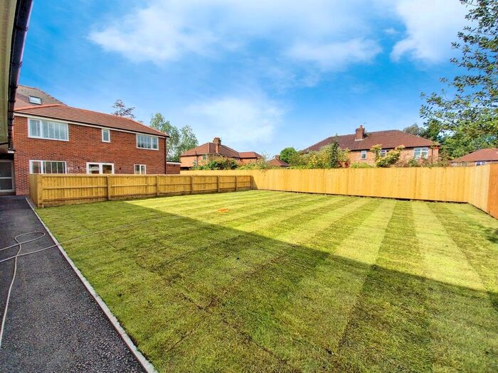 2 Bedroom Flat To Rent In Altrincham Road, Manchester, Greater Manchester, M23