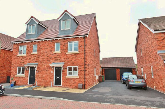 4 Bedroom Semi-Detached House To Rent In Grove Meadows, Grove, Wantage, OX12