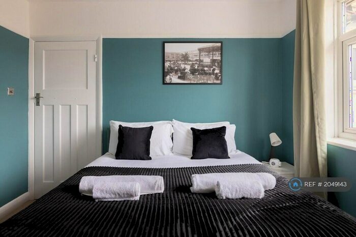 3 Bedroom Semi-Detached House To Rent In Northgate Road, Crawley, RH10