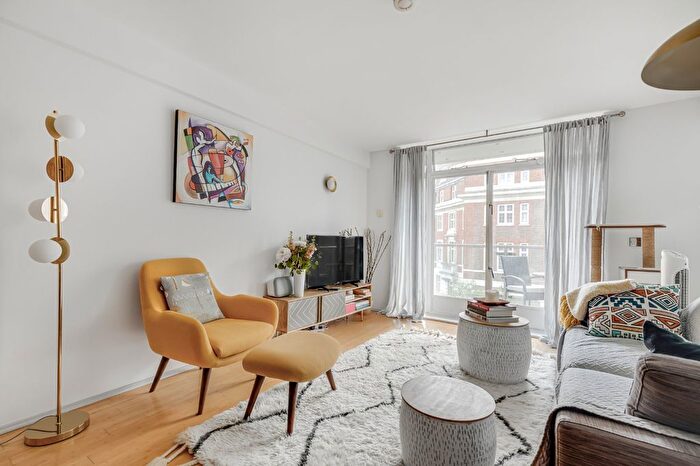 2 Bedroom Flat For Sale In Myddelton Passage, Clerkenwell, London, EC1R - Photo 2