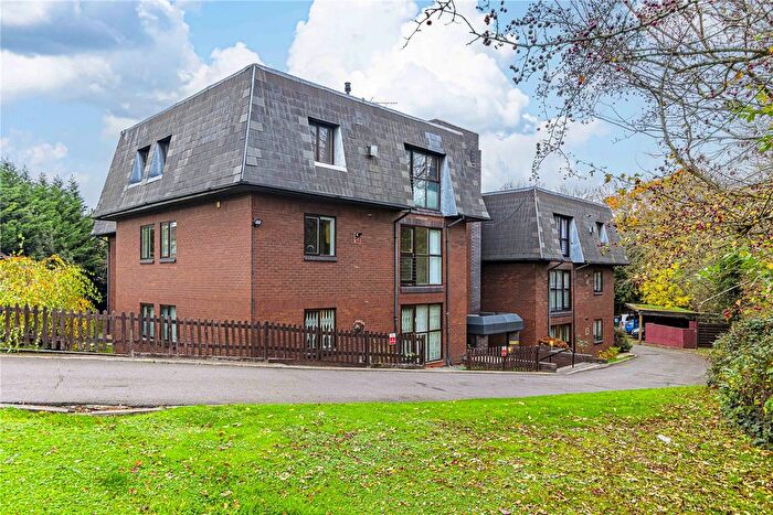 2 Bedroom Flat To Rent In Broadhurst Avenue, Edgware, Greater London, HA8