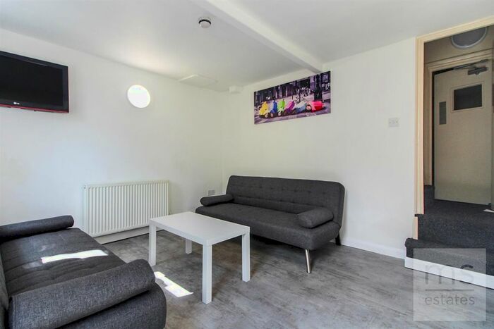 5 Bedroom Terraced House To Rent In Park Road, Nottingham NG7