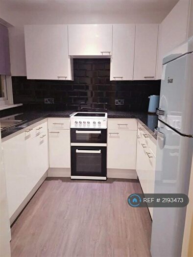 2 Bedroom Flat To Rent In The Chestnuts, London, SE18