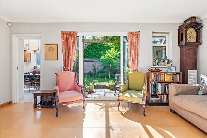 5 Bedroom End Of Terrace House For Sale In Thurleigh Road, London, SW12