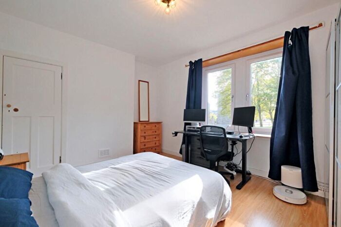 3 Bedroom Flat To Rent In Roslin Street, City Centre, Aberdeen, AB24