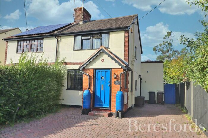 2 Bedroom Semi-Detached House For Sale In Peartree Lane, Danbury, CM3