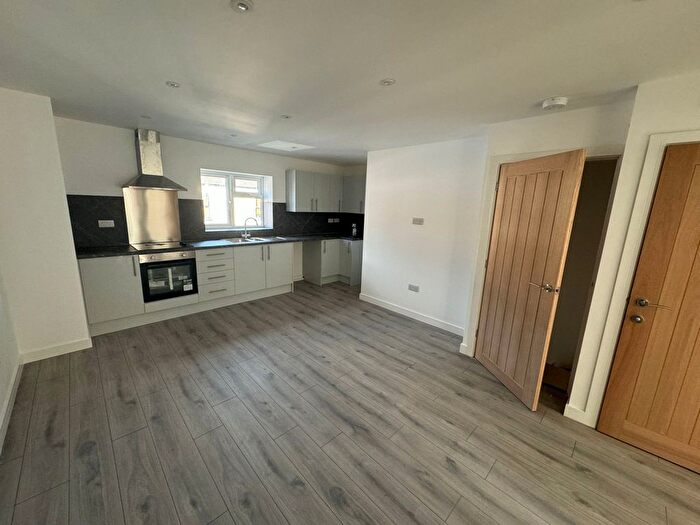 2 Bedroom Flat To Rent In Worsley Road, M30