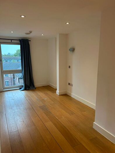 2 Bedroom Flat To Rent In Theatro Tower, Creek Road, London, SE8