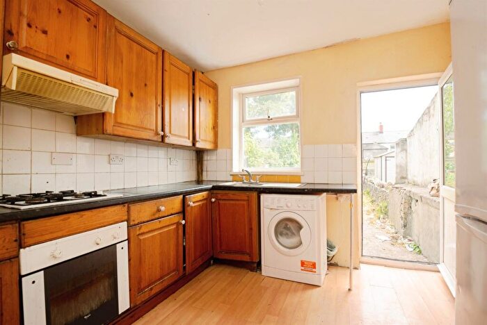 3 Bedroom Terraced House For Sale In Comet Street, Adamsdown, Cardiff, CF24