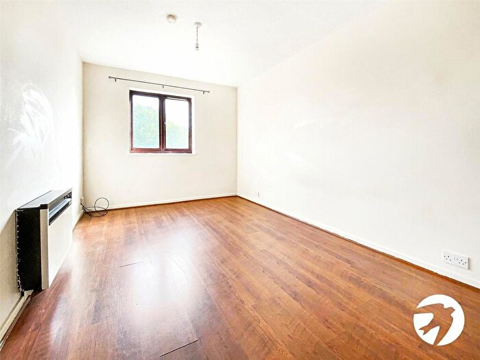 1 Bedroom Flat To Rent In Selkirk Drive, Erith, Kent, DA8