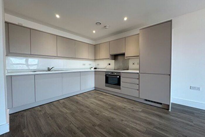 2 Bedroom Flat To Rent In Jefferson Avenue, Poole, BH15