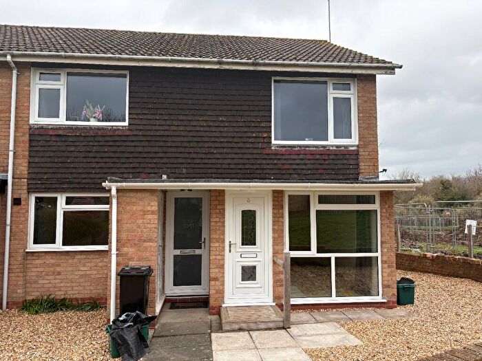 2 Bedroom Flat To Rent In Witham Road, BS31