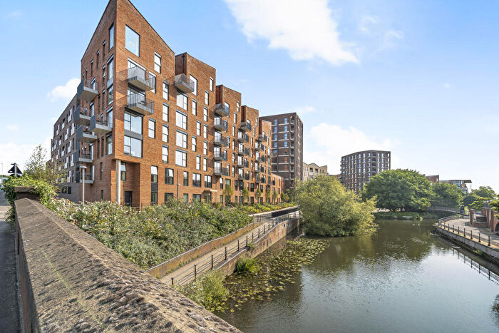2 Bedroom Apartment To Rent In Joseph Huntley Walk, Reading, RG1