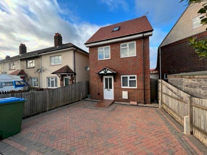 3 Bedroom Detached House To Rent In Magnolia Road, Southampton, Hampshire SO19