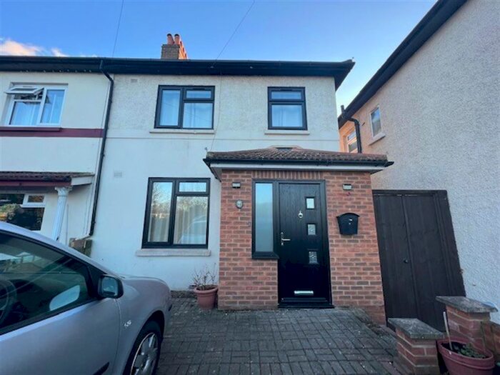 3 Bedroom Semi-Detached House To Rent In Westbrook Road, Hounslow TW5