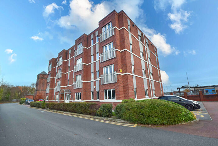 2 Bedroom Apartment For Sale In The Locks, Forebay Drive, Irlam, M44