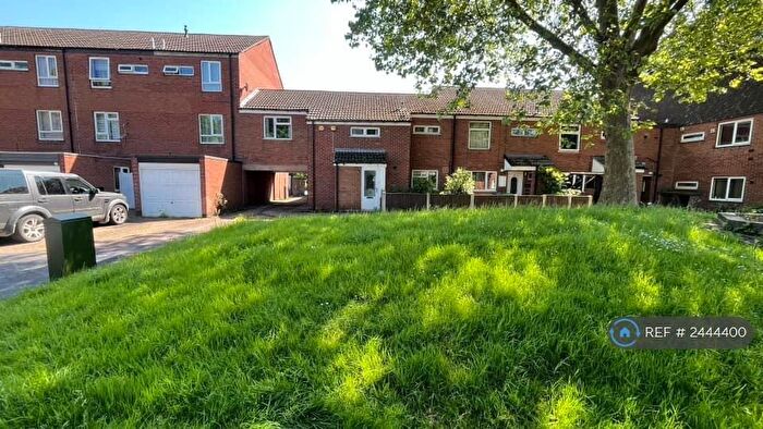 4 Bedroom End Of Terrace House To Rent In Ryehill Close, Nottingham, NG2