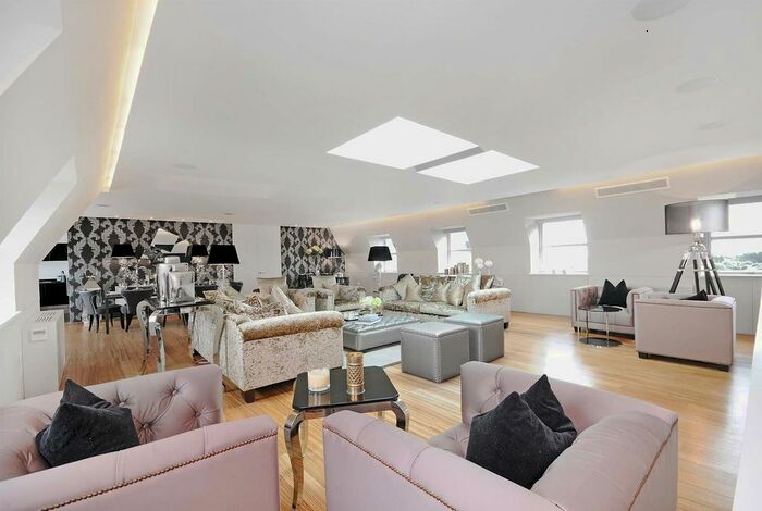 3 Bedroom Penthouse To Rent In Allsop Place, Regents Park, NW1