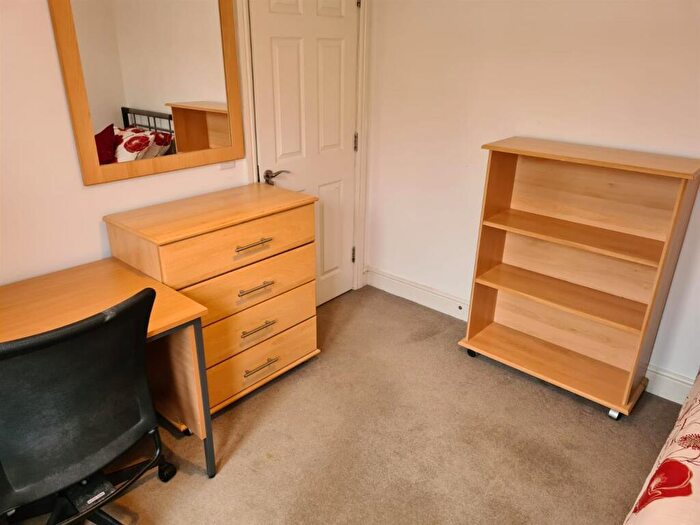 1 Bedroom Flat To Rent In Rooms Available At Flat, Mill Road, Cambridge, CB1