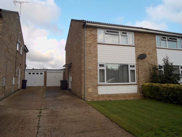 3 Bedroom Semi-Detached House To Rent In Witter Avenue, Ickleford, Hitchin, Hertfordshire, SG5