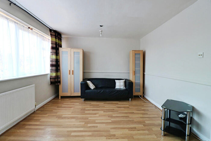 Studio To Rent In Creswick Court, Rayleigh, SS6