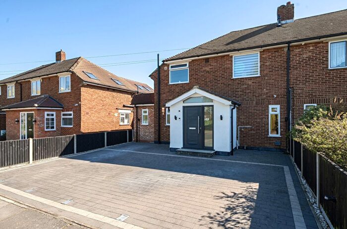 3 Bedroom Semi Detached House For Sale In Crouch Croft, Mottingham, London, SE9