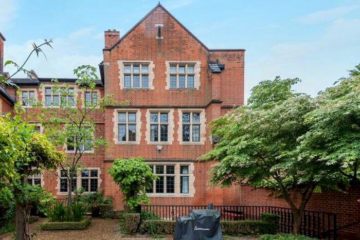 4 Bedroom End Of Terrace House To Rent In Oldfield Wood, Woking, GU22