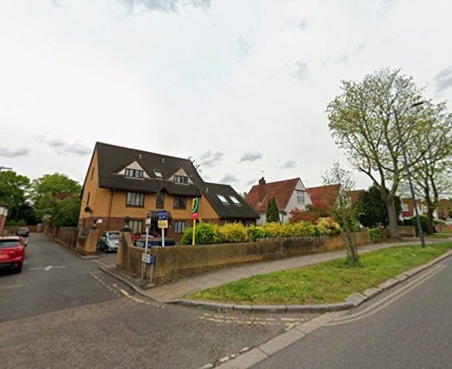 2 Bedroom Flat To Rent In Daniel House, Rickmansworth Road, Pinner, Greater London, HA5