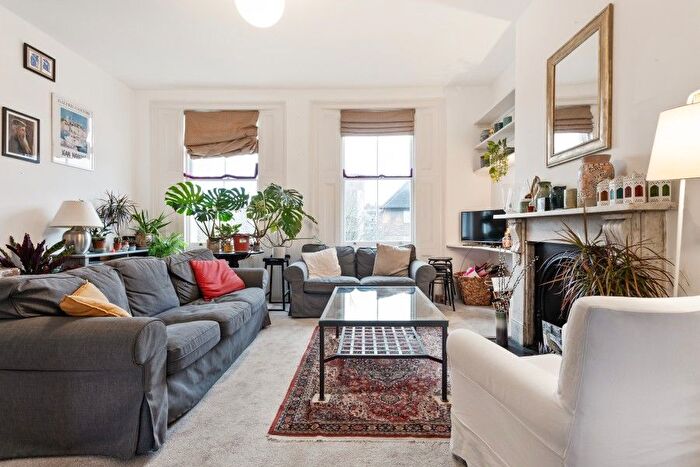 3 Bedroom Flat To Rent In Fentiman Road, London, SW8