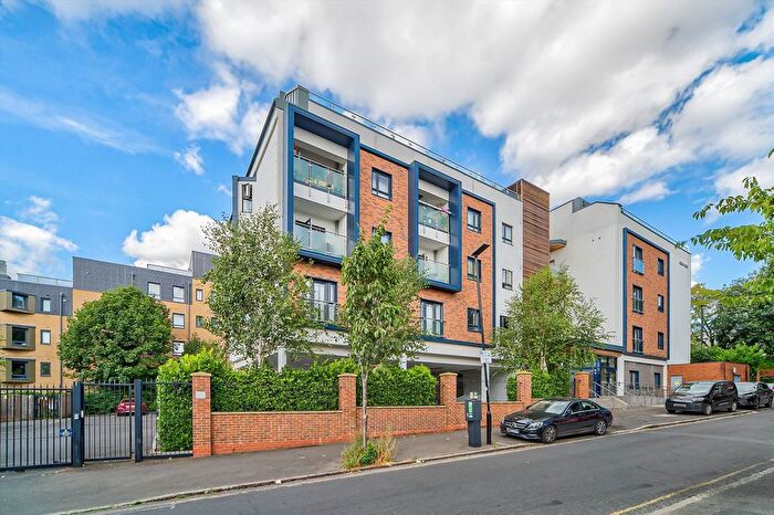 2 Bedroom Flat To Rent In Sidmouth Avenue, Isleworth, TW7