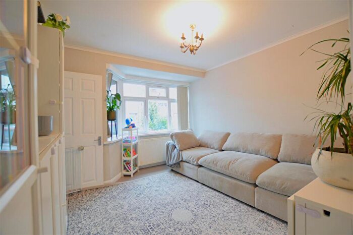 3 Bedroom Terraced House For Sale In Salt Hill Way, Slough, SL1