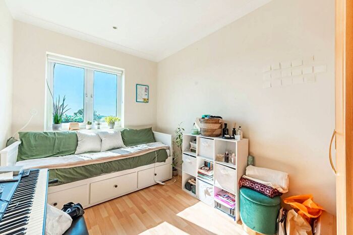 2 Bedroom Flat To Rent In Church Road, Stanmore, HA7