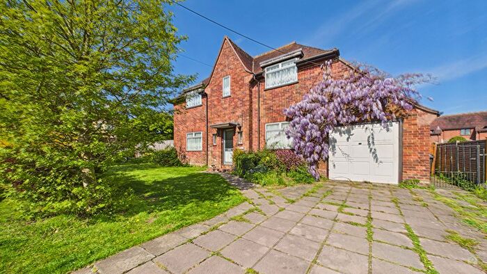 2 Bedroom Detached House For Sale In Sopers Field, Chard, TA20