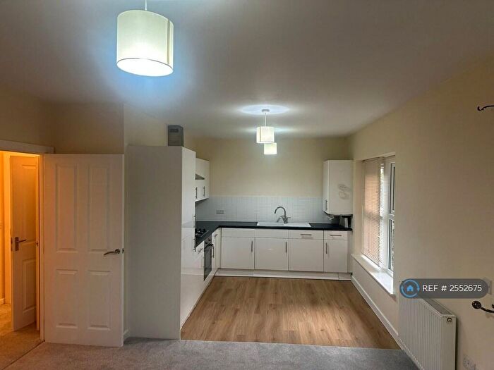 2 Bedroom Flat To Rent In Adrian Close, Hemel Hempstead, HP1