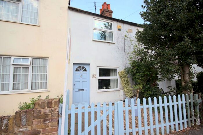 2 Bedroom Cottage For Sale In Westborough Road, Maidenhead, SL6