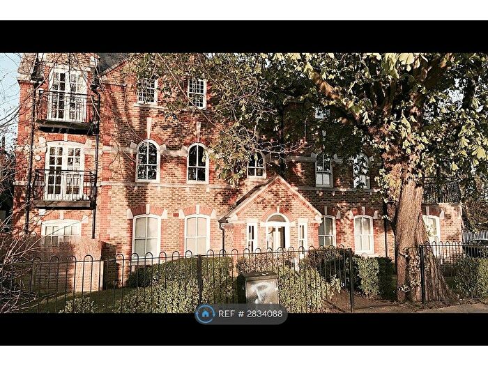 2 Bedroom Flat To Rent In Hetton House, Loughton, IG10