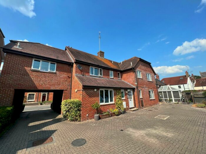 2 Bedroom Apartment To Rent In Lloyd Court, Portway, Wantage, Oxfordshire, OX12