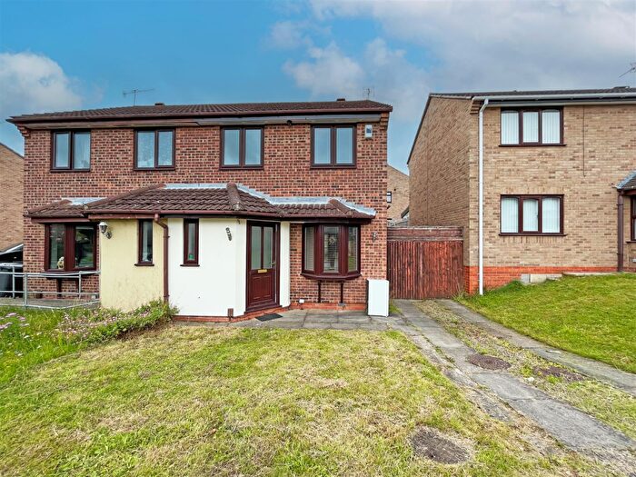 3 Bedroom Semi-Detached House To Rent In Emmanuel Avenue, Arnold, Nottingham, NG5