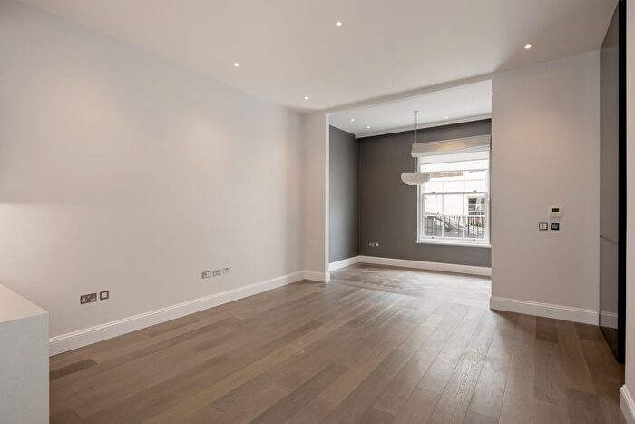 3 Bedroom Terraced House To Rent In Radnor Walk, London, SW3