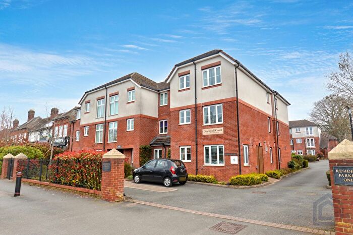 1 Bedroom Flat For Sale In Stratford Road, Hall Green, Birmingham, B28