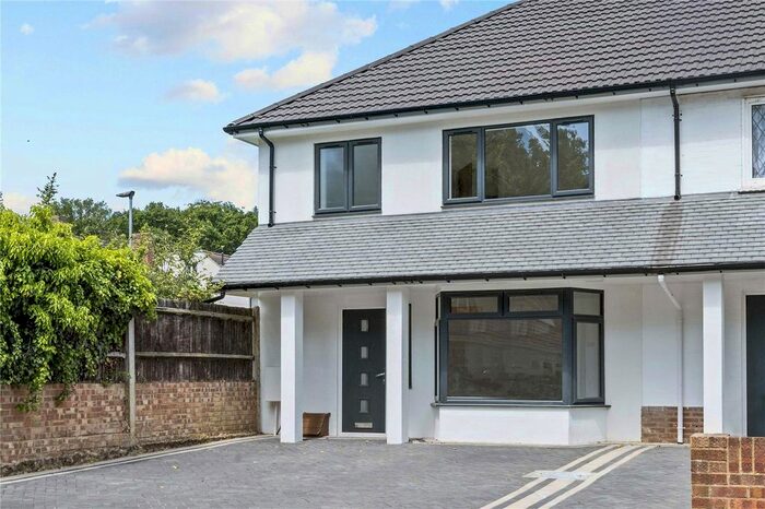 3 Bedroom End Of Terrace House To Rent In Keswick Avenue, London, SW15