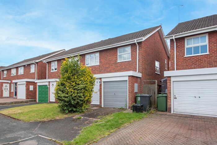 3 Bedroom Semi-Detached House To Rent In Edgmond Close, Redditch, Worcestershire, B98