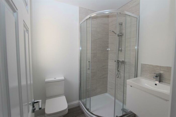 1 Bedroom Flat To Rent In High Street, Sittingbourne, ME10