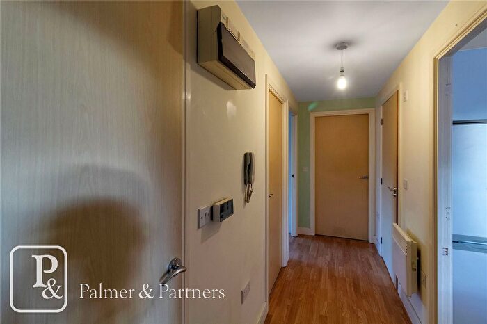 2 Bedroom Flat For Sale In Propelair Way, Colchester, Essex, CO4