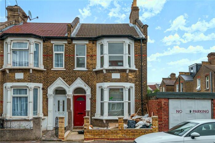 Terraced House To Rent In Borwick Avenue, London, E17