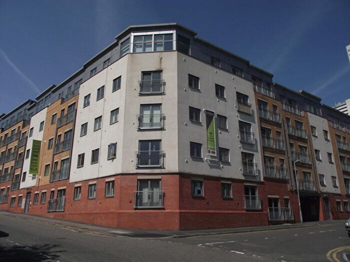 2 Bedroom Flat To Rent In City Walk Apartments, Irving Street, Birmingham, West Midlands, B1