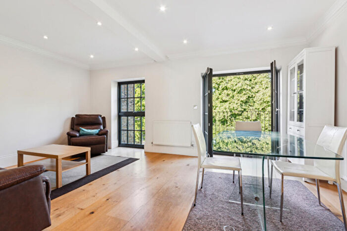 2 Bedroom Flat To Rent In Lough Road, Lower Holloway, N7