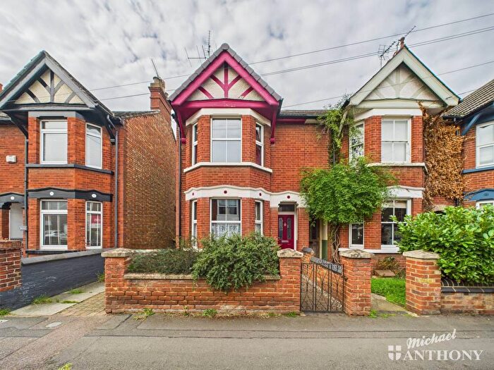 3 Bedroom End Of Terrace House For Sale In South Street, Leighton Buzzard, LU7