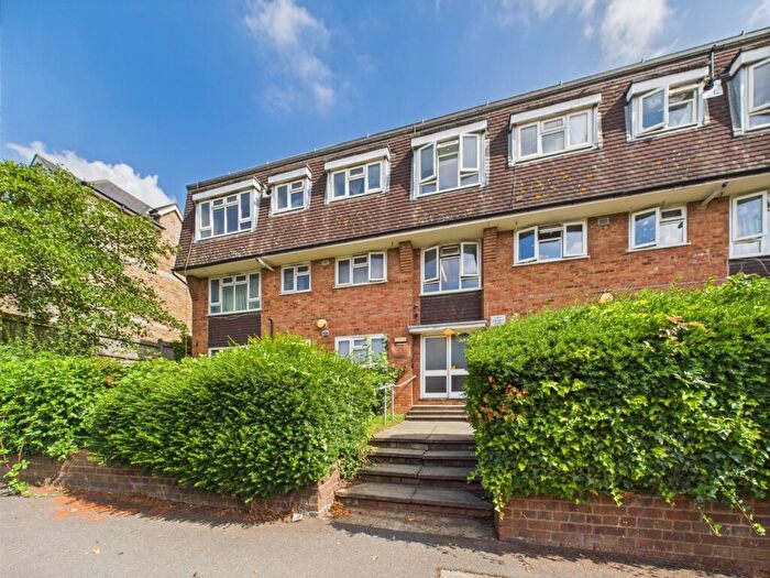 1 Bedroom Flat For Sale In Ashmore Court, Colney Hatch Lane, London, N11