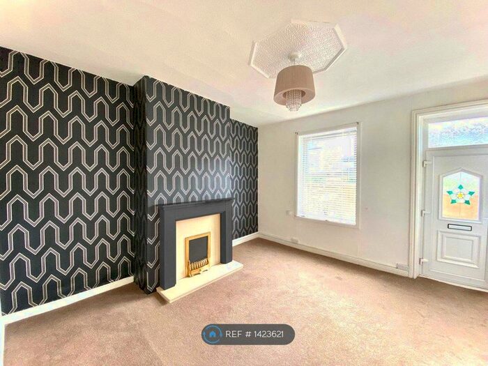 2 Bedroom End Of Terrace House To Rent In Morley, Morley, Leeds, LS27